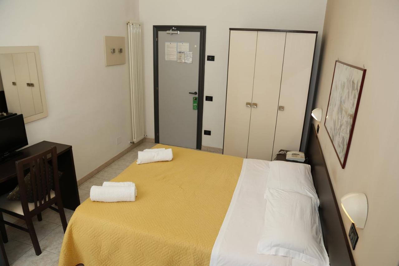 Hotel Villa Dina Rimini Kültér fotó