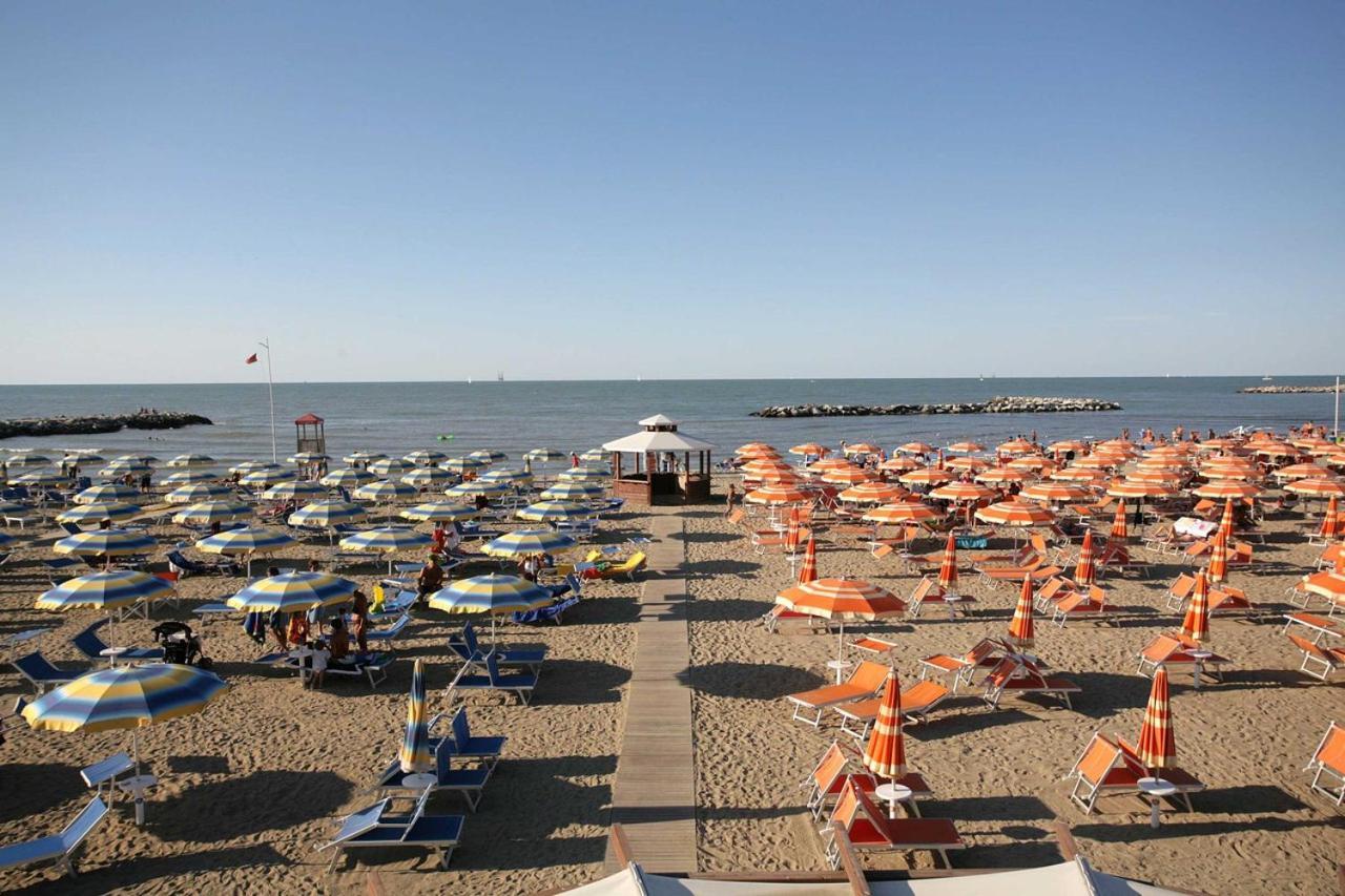 Hotel Villa Dina Rimini Kültér fotó