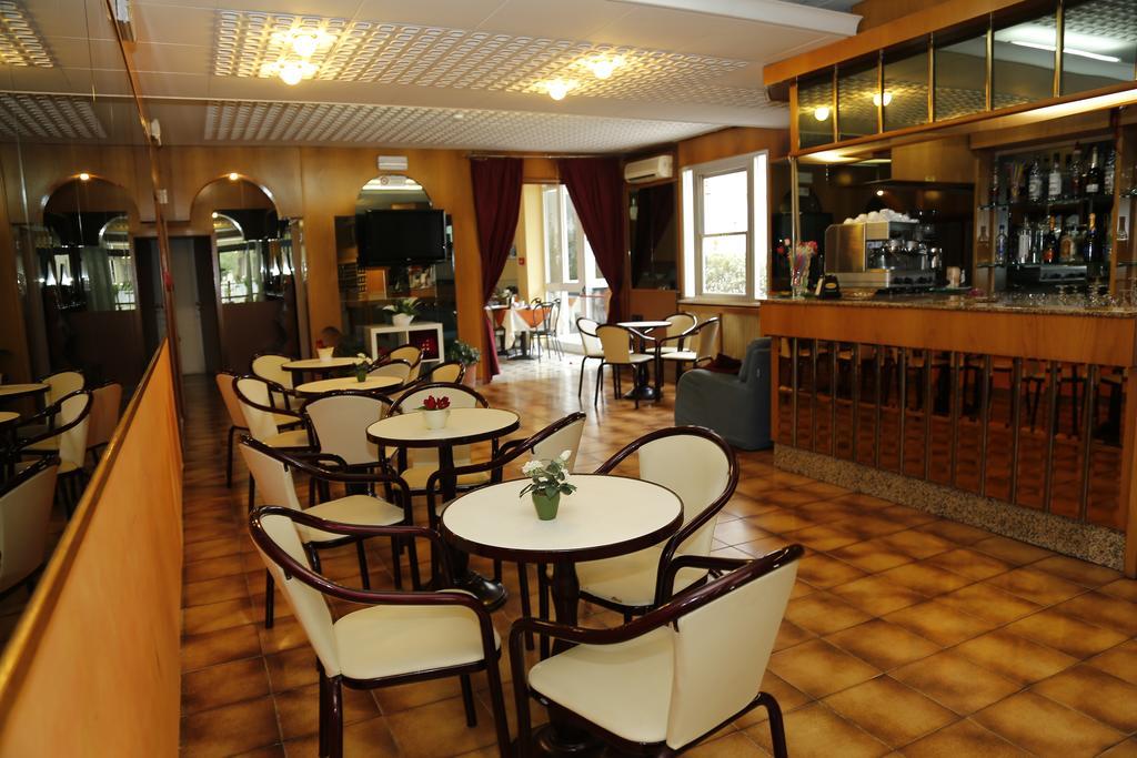 Hotel Villa Dina Rimini Kültér fotó